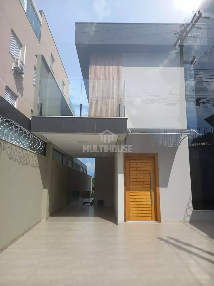 Casa à venda com 3 quartos, 170m² - Foto 1