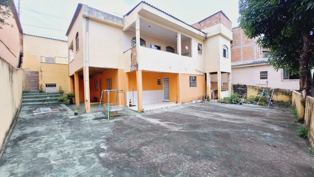 Casa, 3 quartos, 226 m² - Foto 1