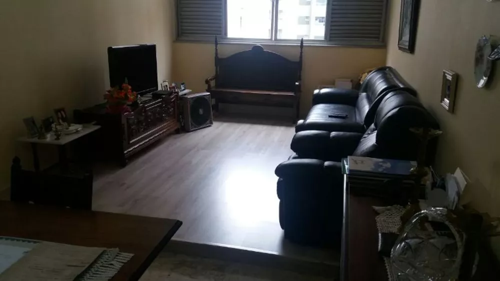 Apartamento à venda com 3 quartos, 150m² - Foto 2