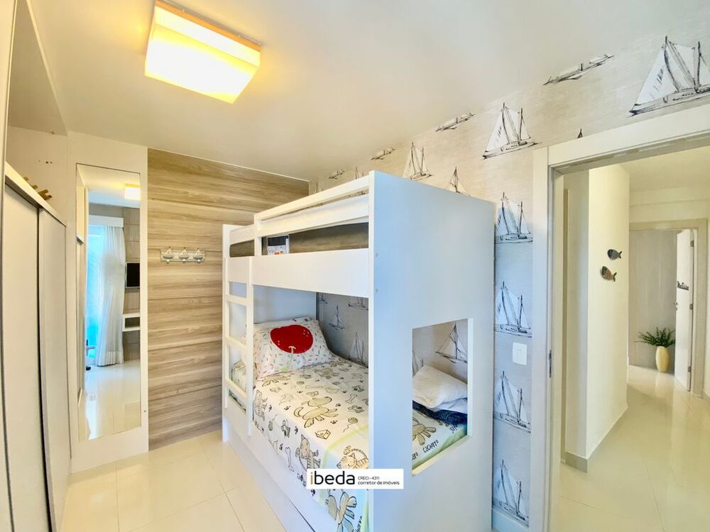 Apartamento à venda com 3 quartos, 157m² - Foto 2