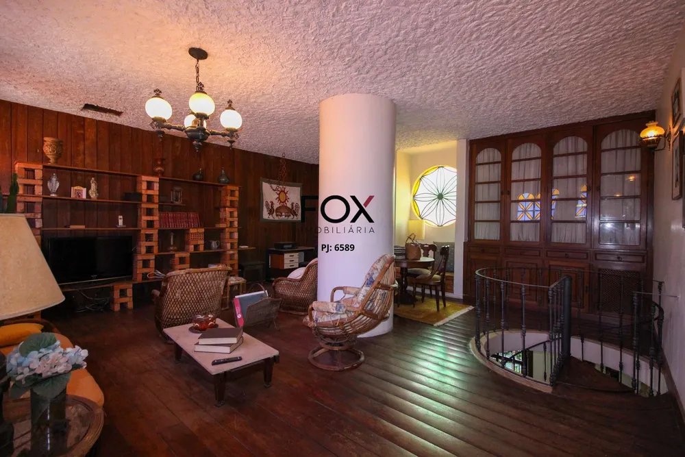 Casa, 4 quartos, 2065 m² - Foto 1