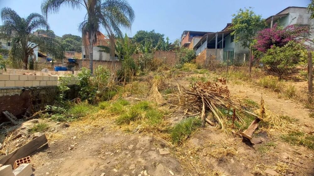 Terreno à venda, 250m² - Foto 1