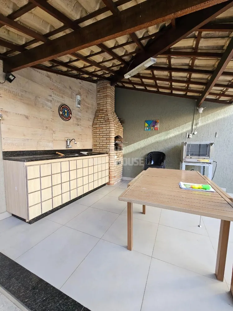 Casa, 3 quartos, 238 m² - Foto 2