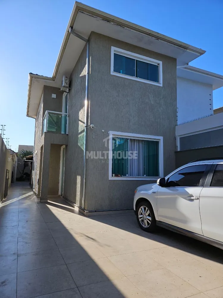 Casa, 3 quartos, 238 m² - Foto 1