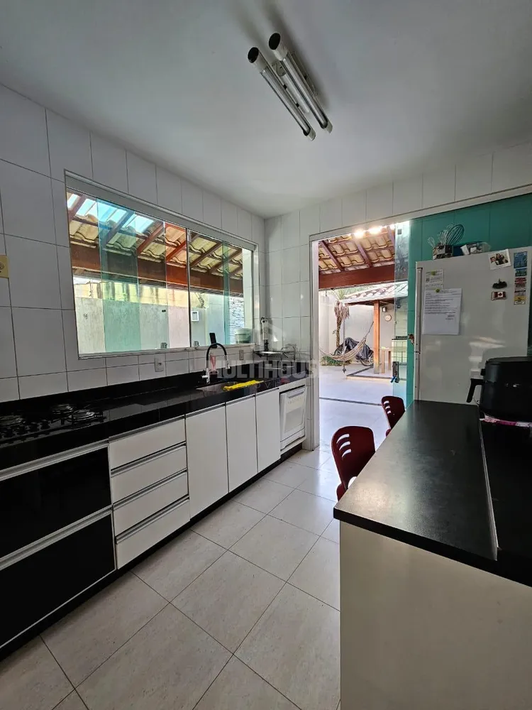 Casa, 3 quartos, 238 m² - Foto 4