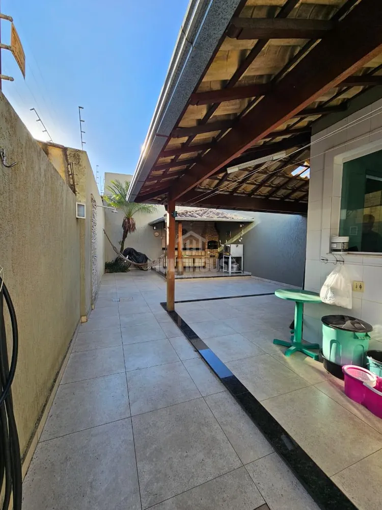 Casa, 3 quartos, 238 m² - Foto 1