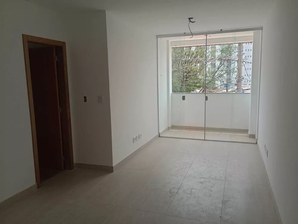 Apartamento à venda com 3 quartos, 80m² - Foto 1