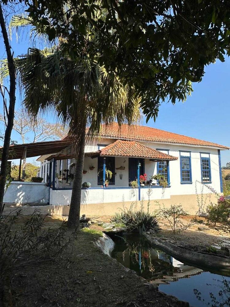 Fazenda à venda com 7 quartos, 450000m² - Foto 1