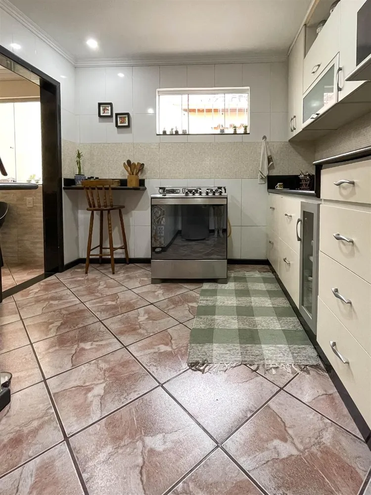 Casa, 4 quartos, 254 m² - Foto 1