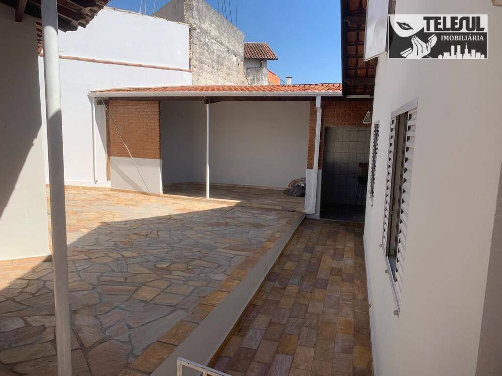 Casa à venda com 3 quartos, 294m² - Foto 2