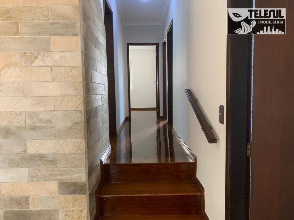 Casa à venda com 3 quartos, 294m² - Foto 9