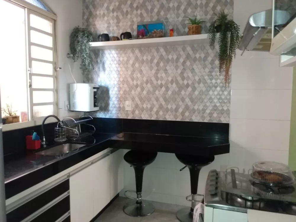 Apartamento à venda com 2 quartos, 72m² - Foto 3