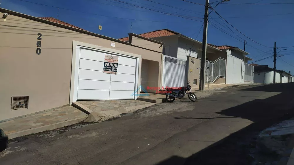 Casa à venda com 3 quartos, 340m² - Foto 2