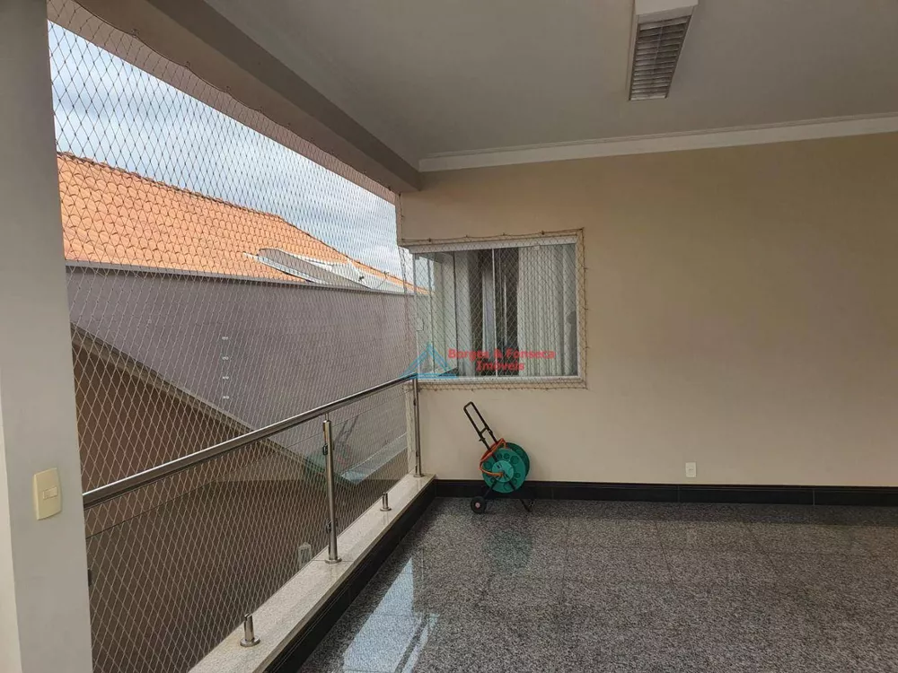 Casa à venda com 3 quartos, 340m² - Foto 4