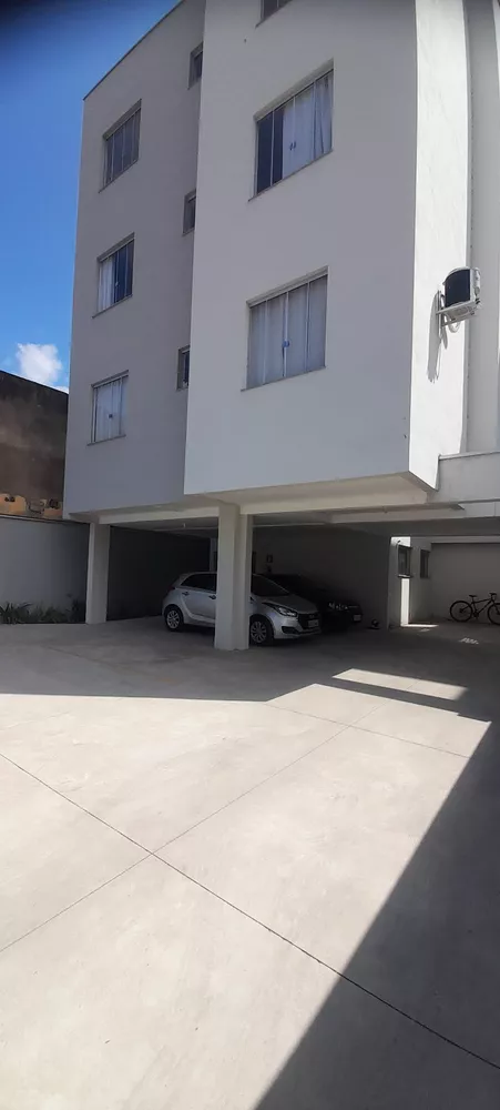 Apartamento à venda com 2 quartos, 64m² - Foto 2