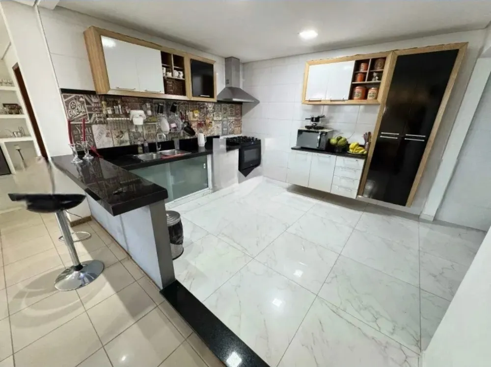 Casa, 4 quartos, 316 m² - Foto 3