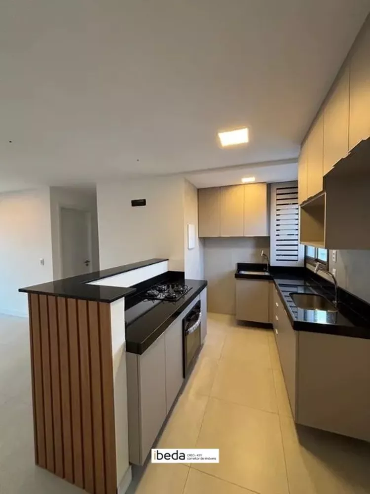 Apartamento à venda com 2 quartos, 61m² - Foto 3