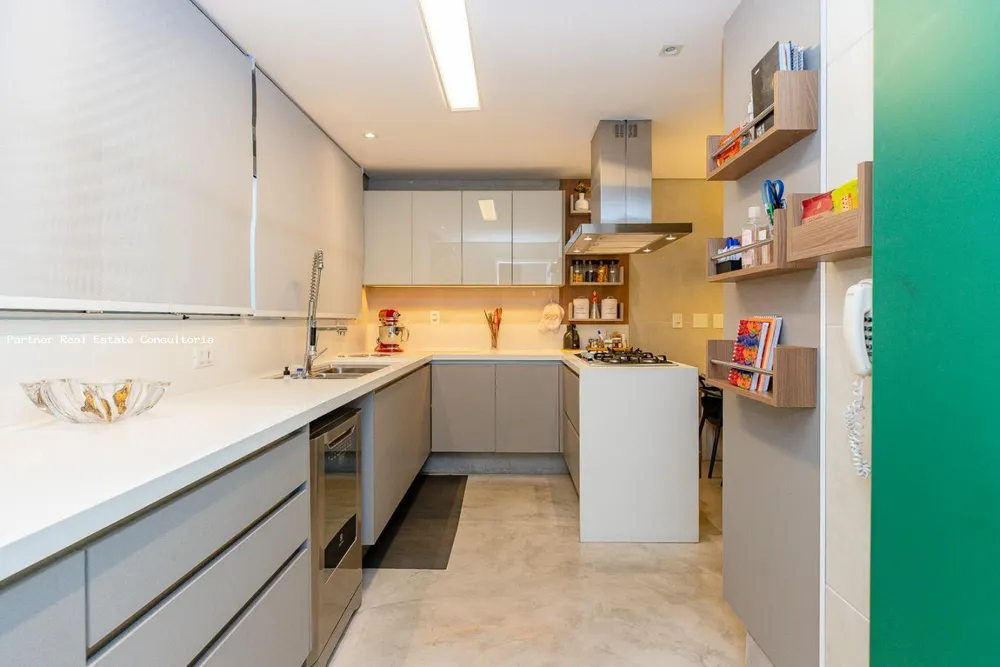 Apartamento, 4 quartos, 243 m² - Foto 1