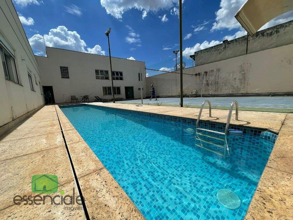 Casa para alugar com 3 quartos, 500m² - Foto 1