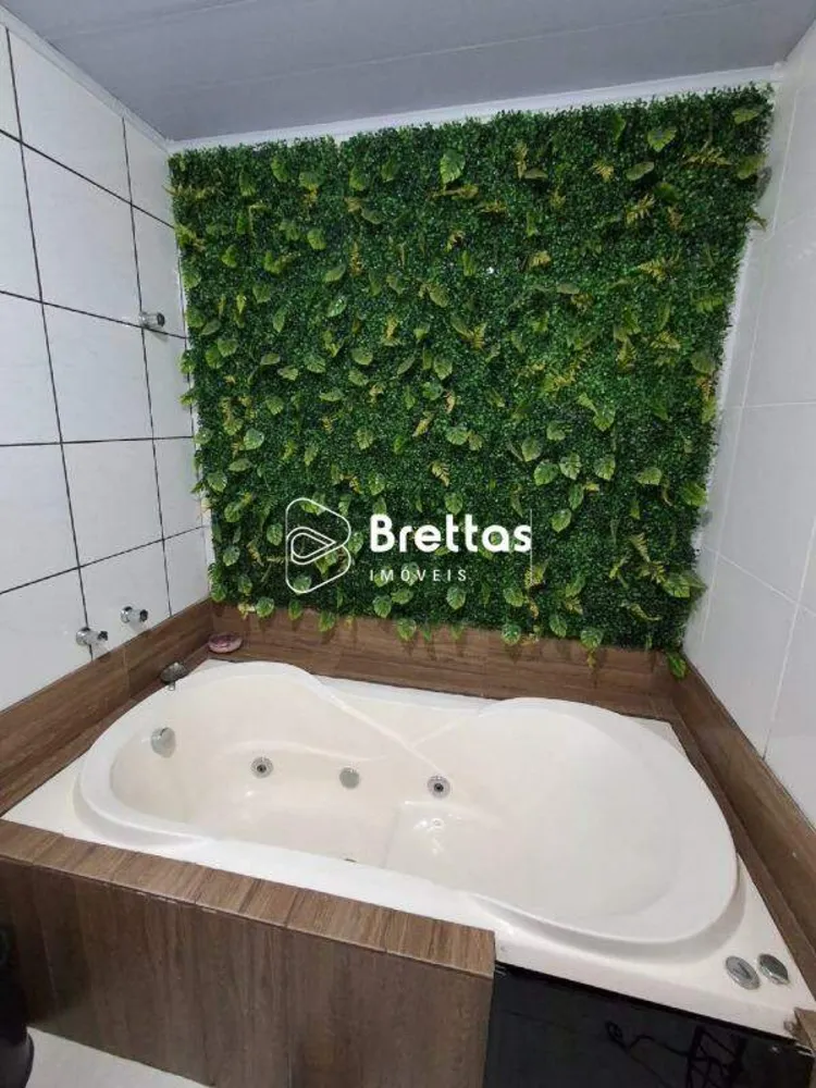 Casa, 6 quartos, 240 m² - Foto 2