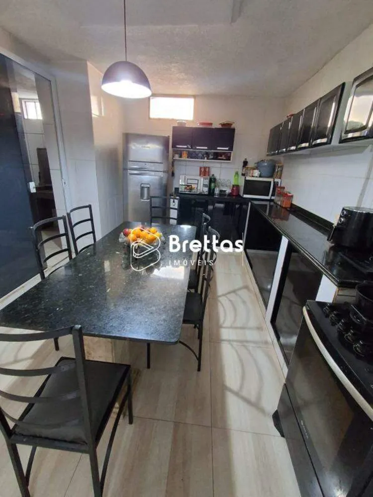 Casa, 6 quartos, 240 m² - Foto 3