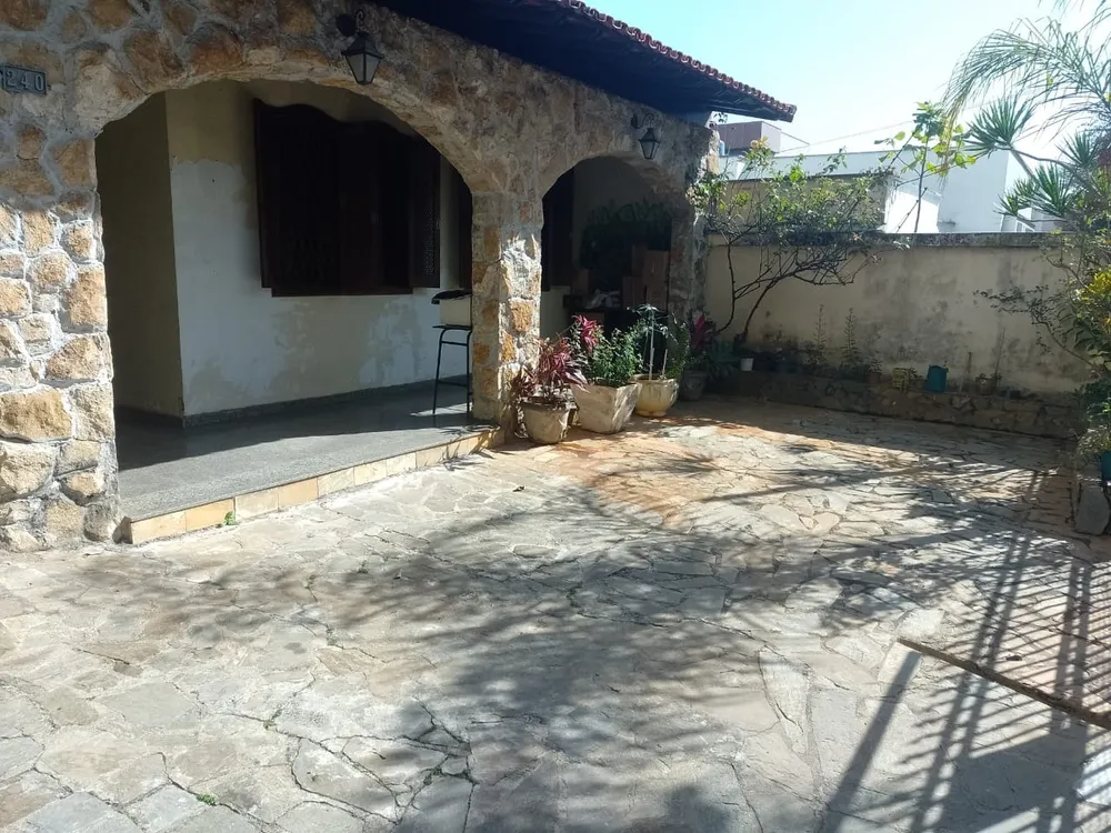 Casa, 4 quartos, 331 m² - Foto 2