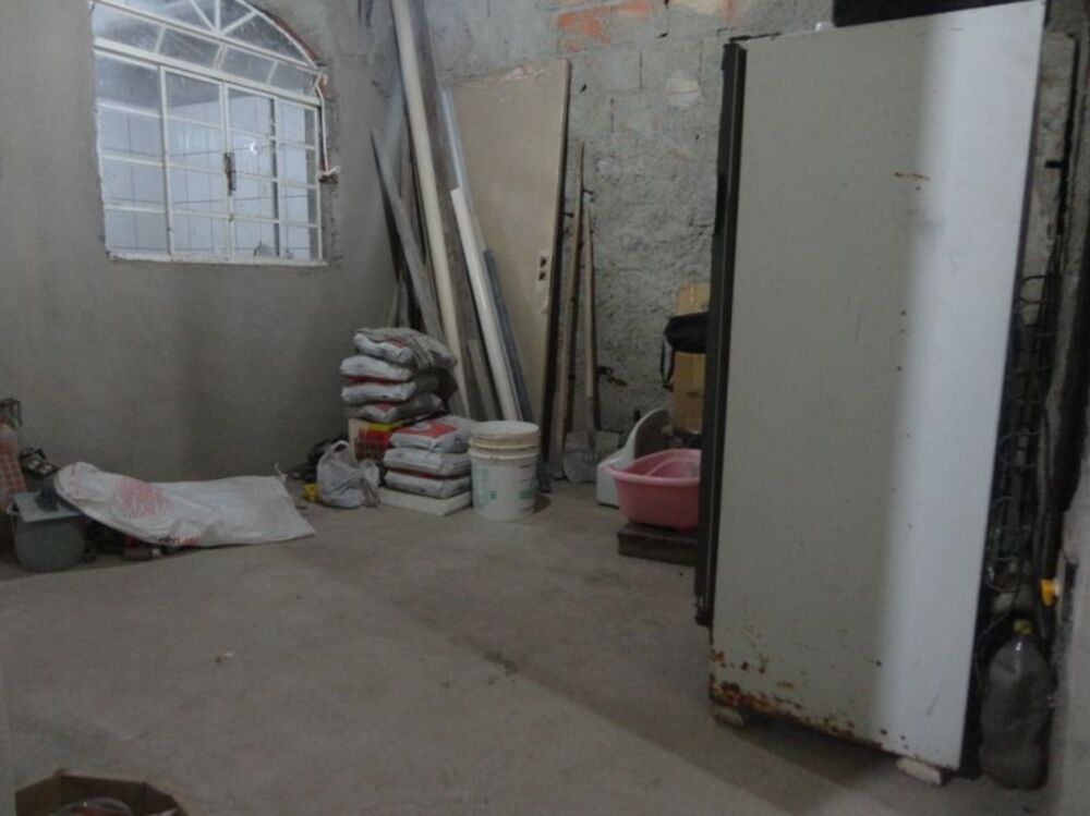 Casa à venda com 4 quartos, 120m² - Foto 3