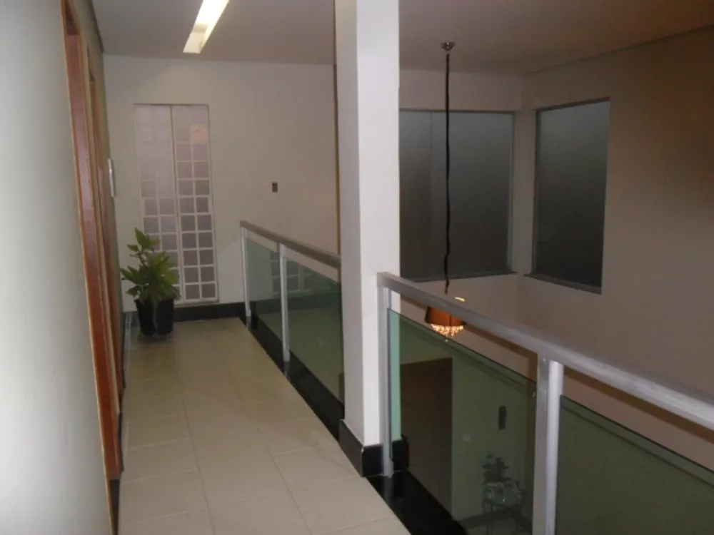 Casa à venda com 3 quartos, 220m² - Foto 12