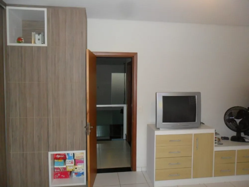 Casa à venda com 3 quartos, 220m² - Foto 17