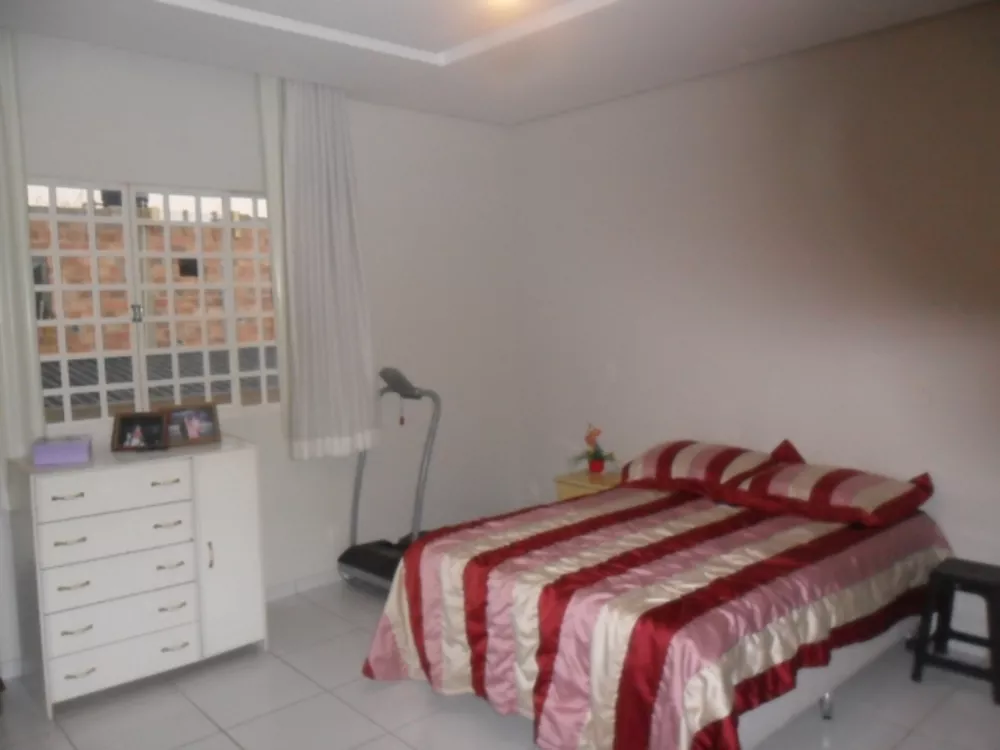 Casa à venda com 3 quartos, 220m² - Foto 15