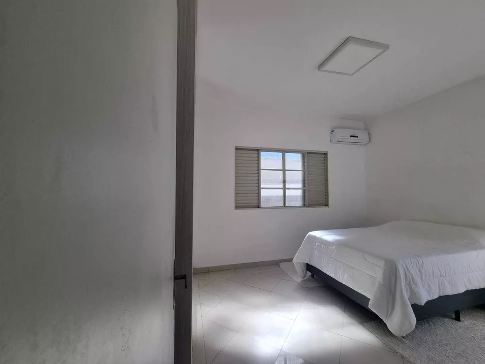 Casa à venda com 3 quartos, 200m² - Foto 13