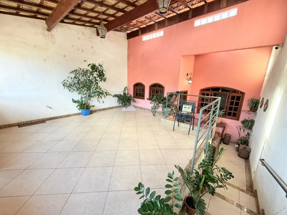 Casa, 4 quartos, 180 m² - Foto 1