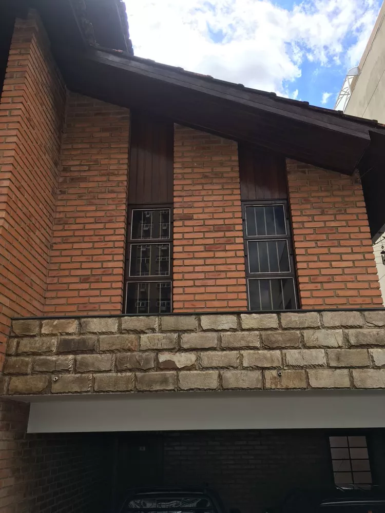 Casa à venda com 6 quartos, 335m² - Foto 3