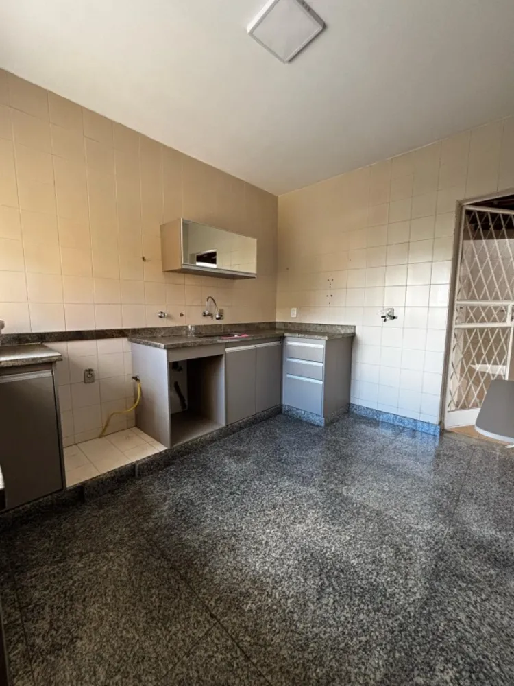 Casa, 3 quartos, 250 m² - Foto 3