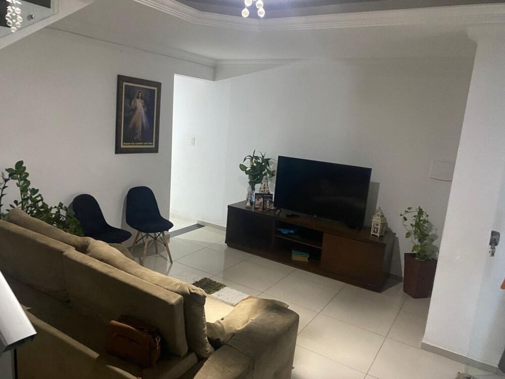 Casa à venda com 3 quartos, 160m² - Foto 2