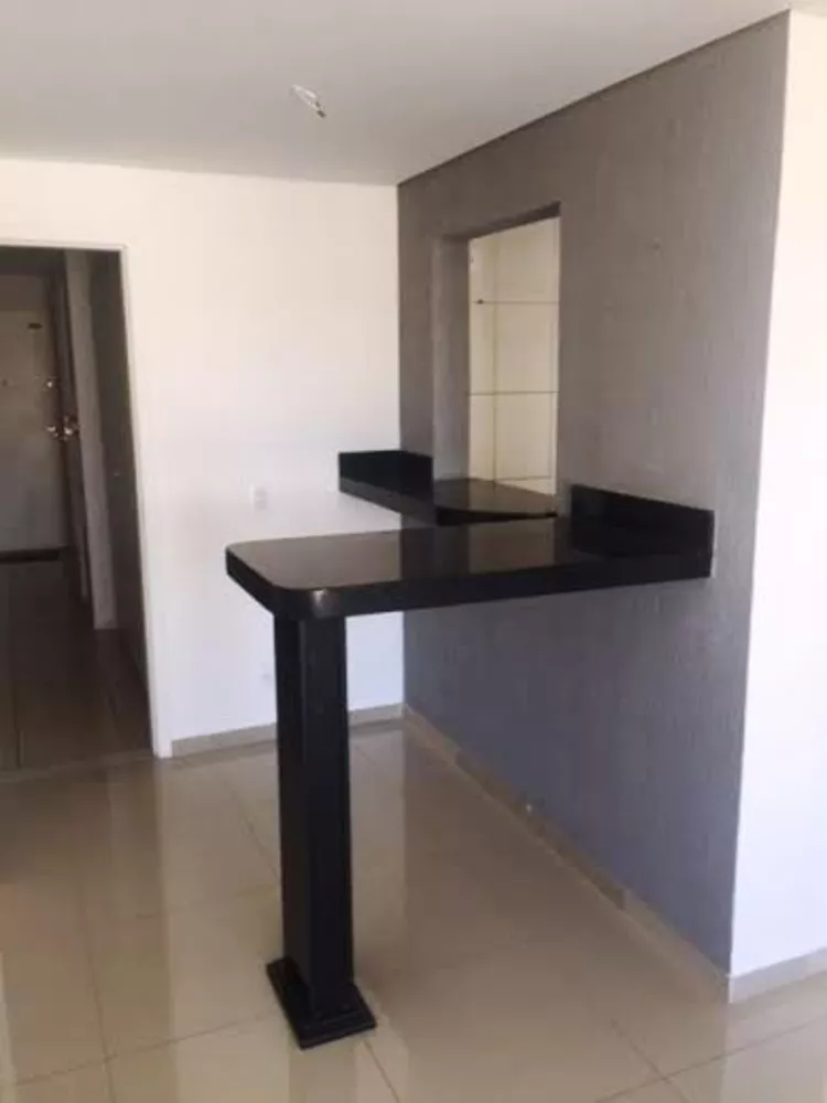 Apartamento à venda com 2 quartos, 62m² - Foto 1