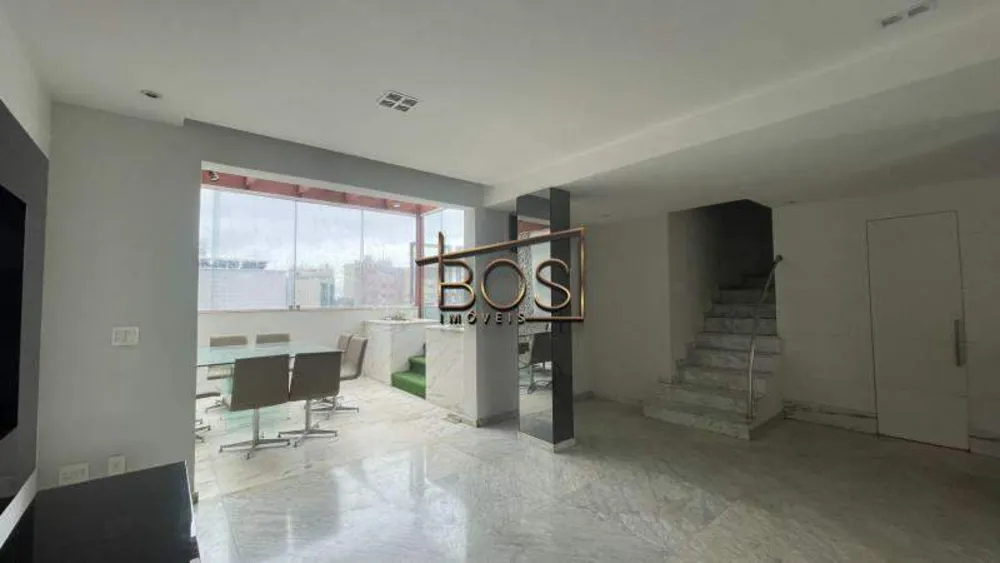 Cobertura, 3 quartos, 213 m² - Foto 2