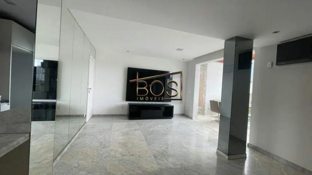 Cobertura, 3 quartos, 213 m² - Foto 1