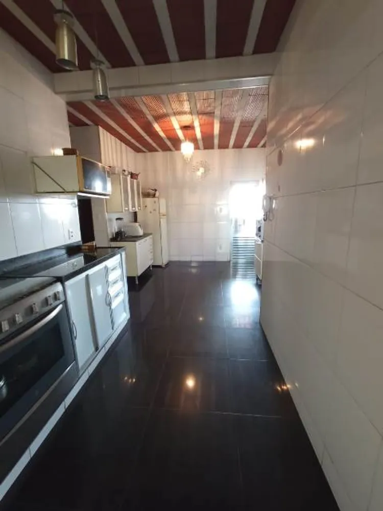 Casa, 6 quartos, 388 m² - Foto 1