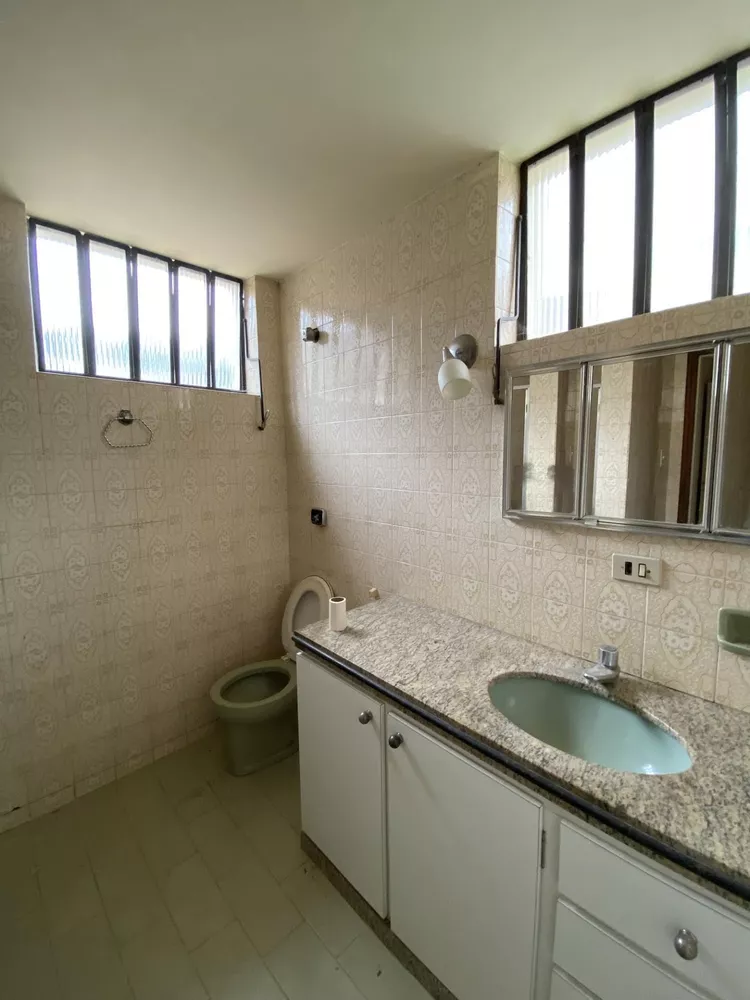 Casa à venda com 4 quartos, 250m² - Foto 11