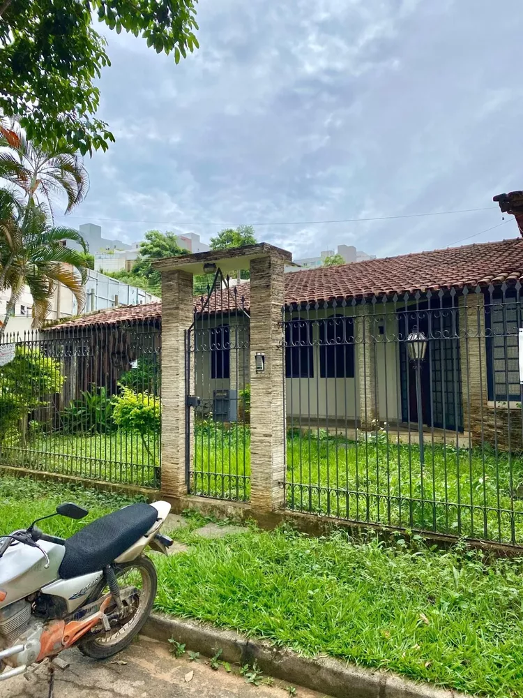 Casa à venda com 4 quartos, 250m² - Foto 4