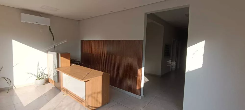 Loja-Salão para alugar com 4 quartos, 249m² - Foto 1