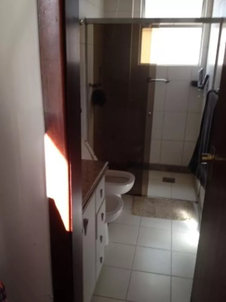 Apartamento à venda com 3 quartos, 196m² - Foto 9