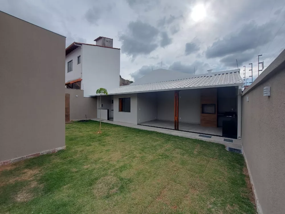 Casa à venda com 4 quartos, 177m² - Foto 16