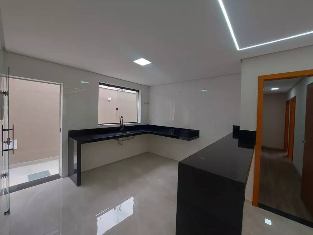 Casa à venda com 4 quartos, 177m² - Foto 5