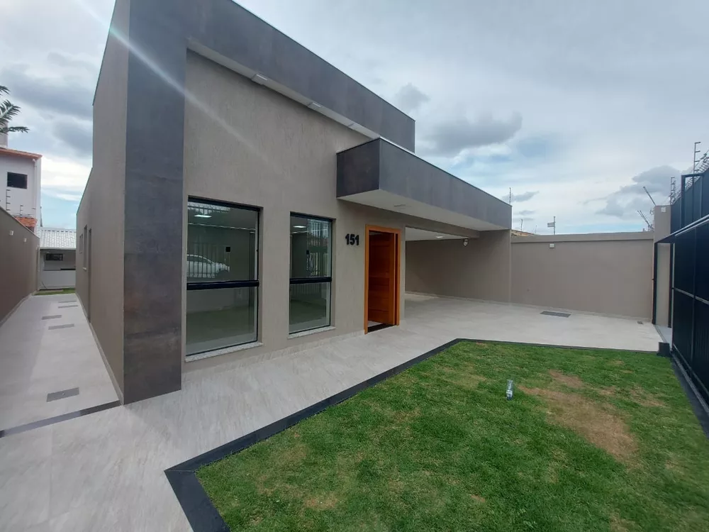 Casa à venda com 4 quartos, 177m² - Foto 2