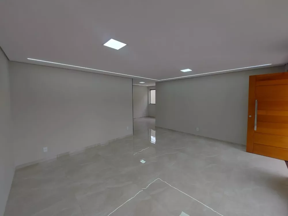 Casa à venda com 4 quartos, 177m² - Foto 8