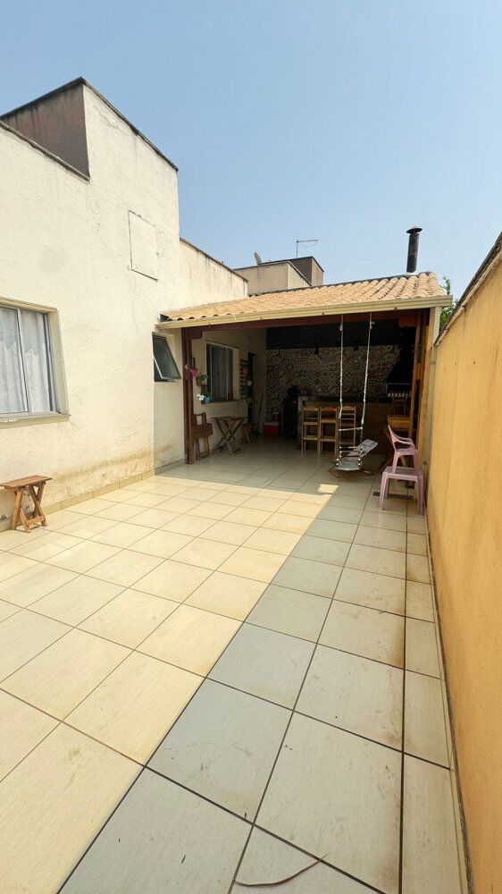 Casa à venda com 3 quartos, 200m² - Foto 4
