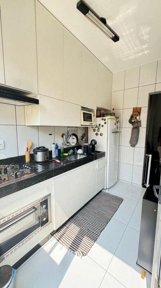 Casa à venda com 3 quartos, 200m² - Foto 1