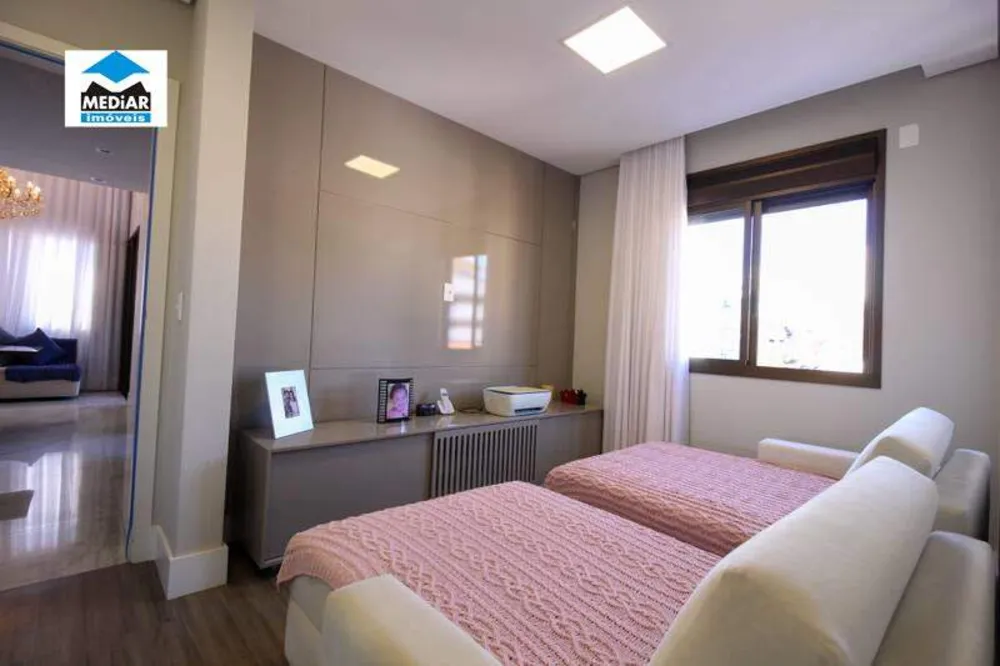 Cobertura, 3 quartos, 213 m² - Foto 4